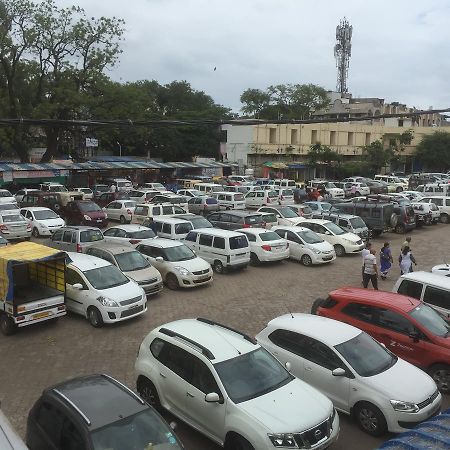 Joshi Yatri Niwas Hotell Kolhapur Eksteriør bilde