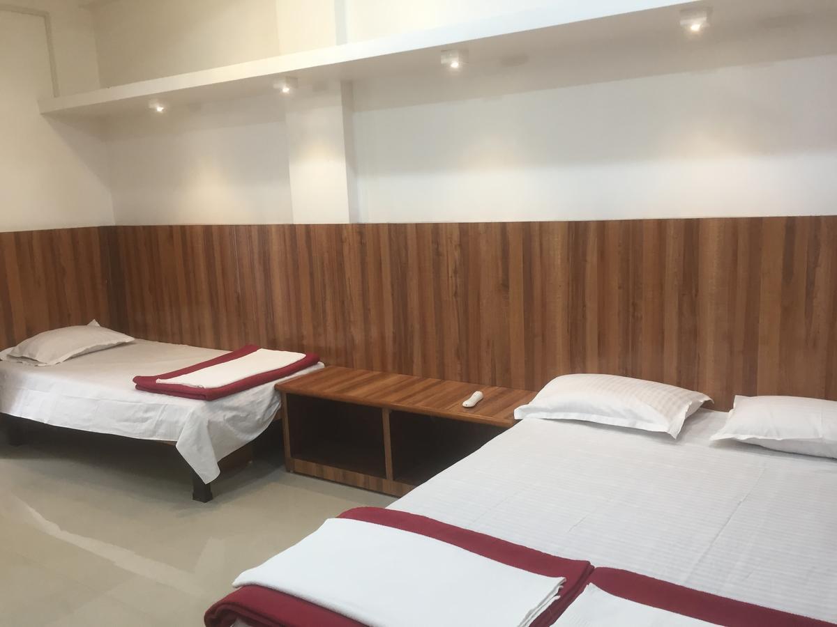 Joshi Yatri Niwas Hotell Kolhapur Eksteriør bilde