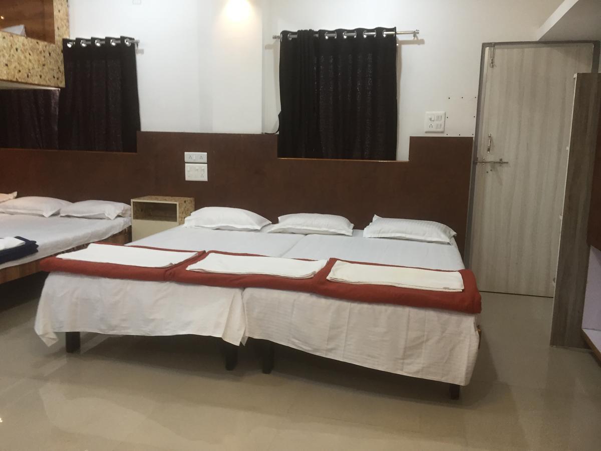 Joshi Yatri Niwas Hotell Kolhapur Eksteriør bilde