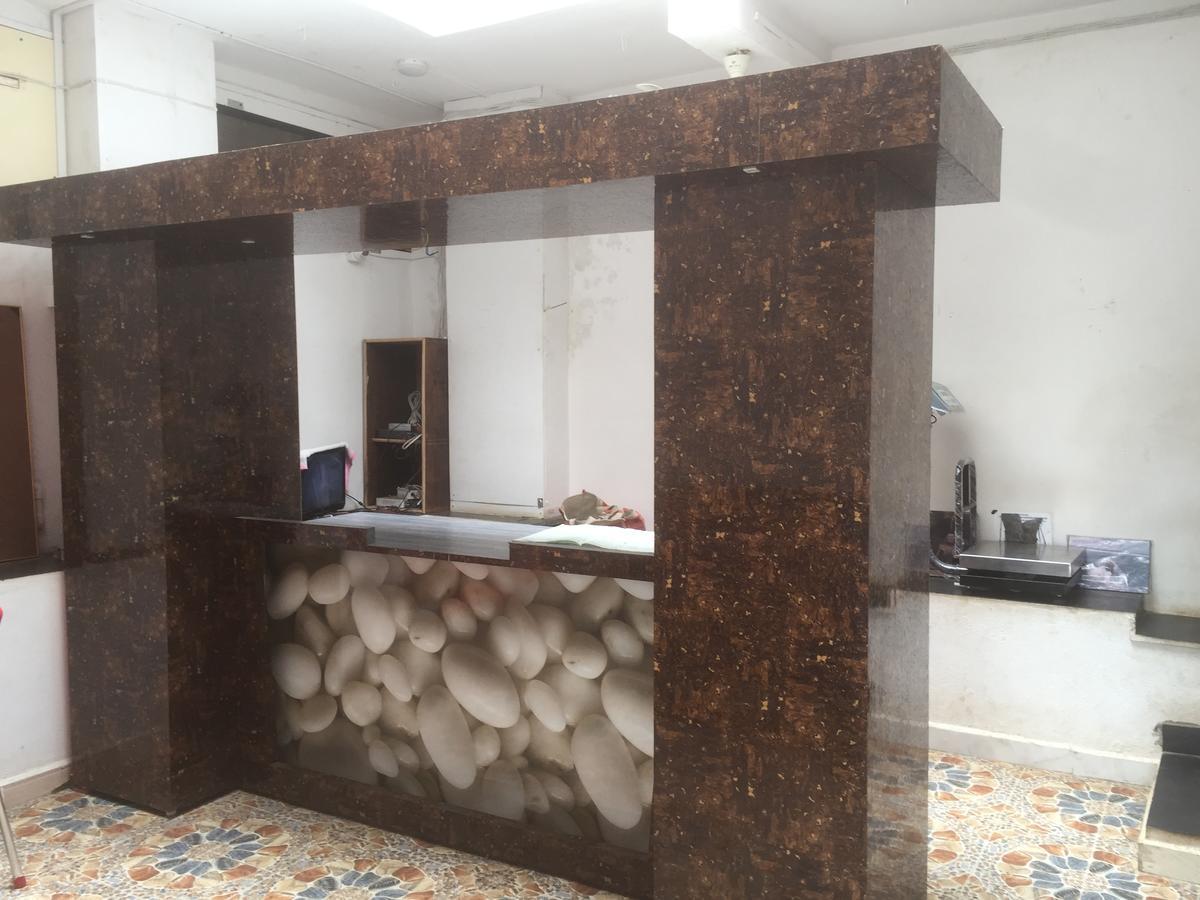 Joshi Yatri Niwas Hotell Kolhapur Eksteriør bilde
