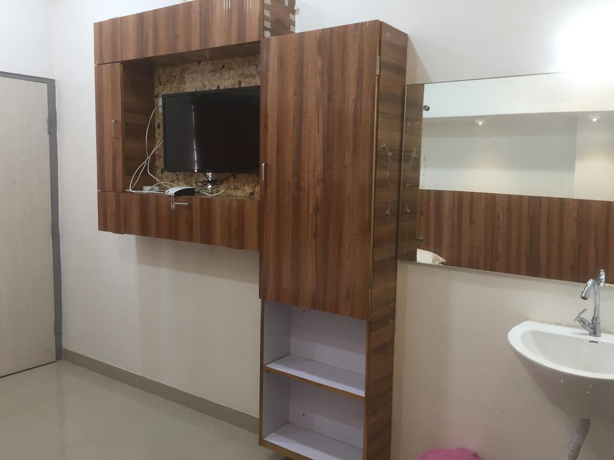 Joshi Yatri Niwas Hotell Kolhapur Eksteriør bilde