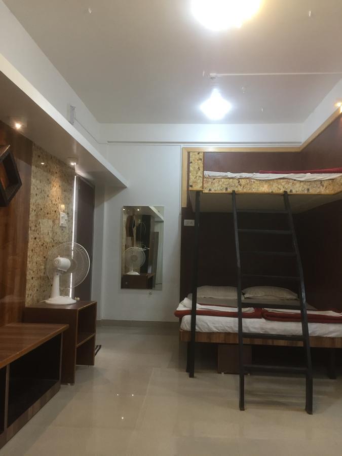Joshi Yatri Niwas Hotell Kolhapur Eksteriør bilde