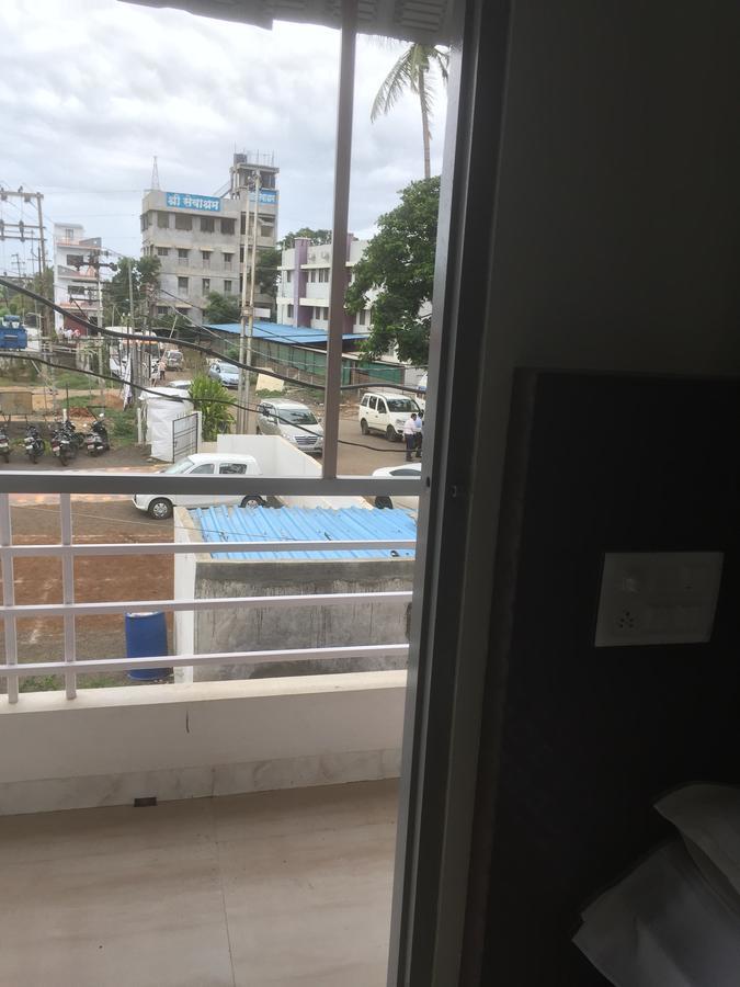 Joshi Yatri Niwas Hotell Kolhapur Eksteriør bilde