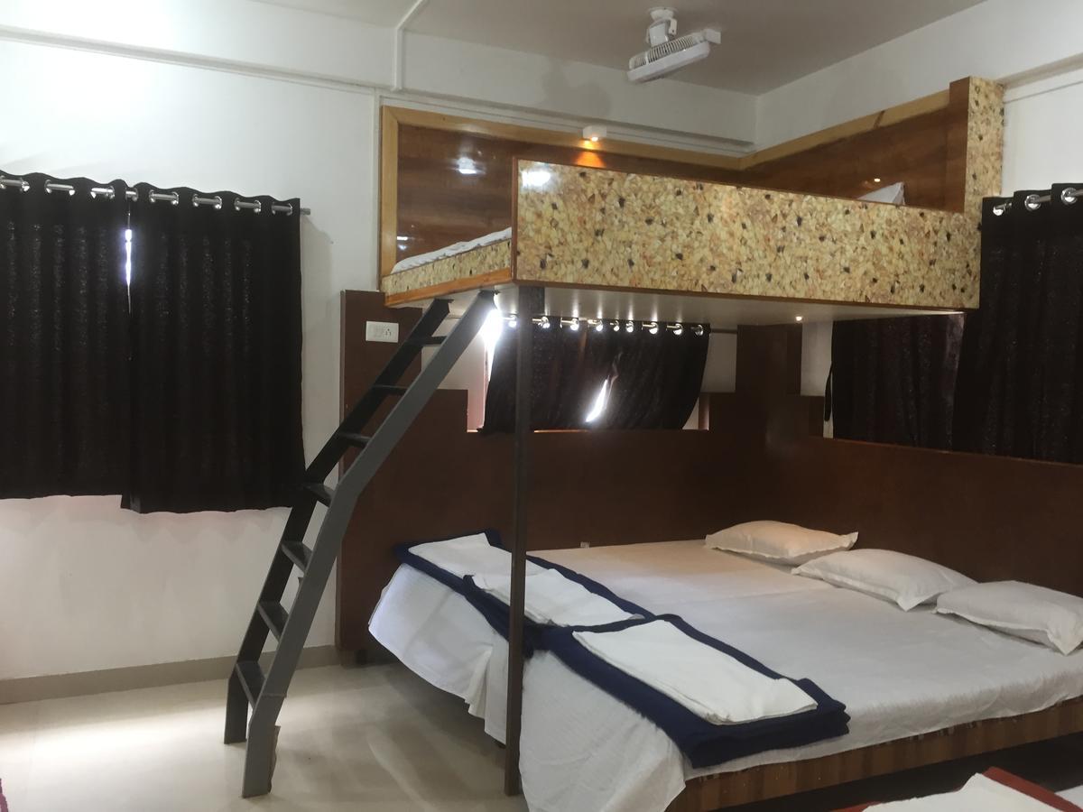 Joshi Yatri Niwas Hotell Kolhapur Eksteriør bilde